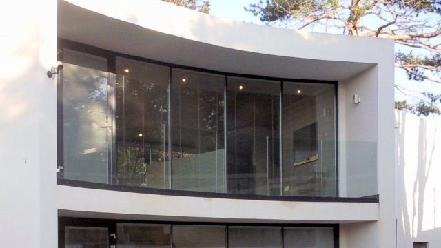 Bespoke Internal Glazing Balustrades & Balcony