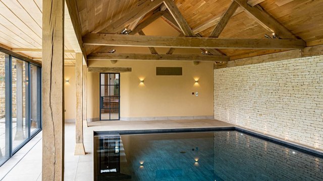 Private Pool House, New Build Stratford-upon-Avon